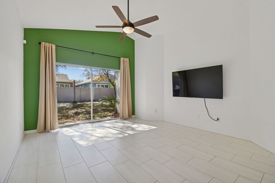 Building Photo - 7527 Oxford Garden Cir