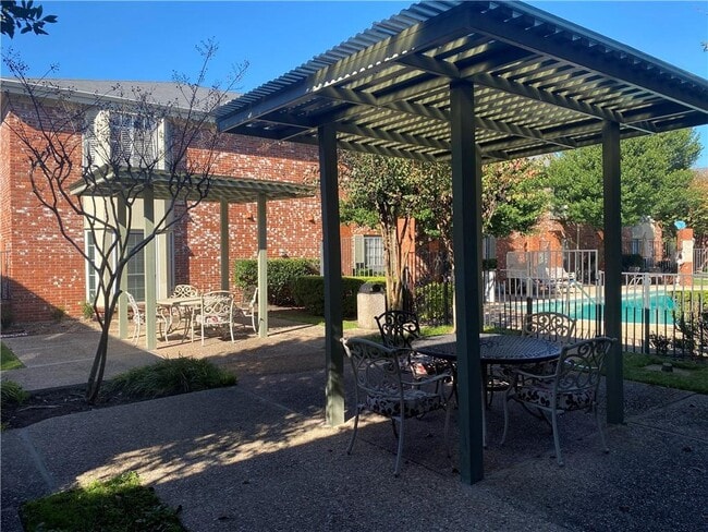 Building Photo - 7920 Rockwood Ln