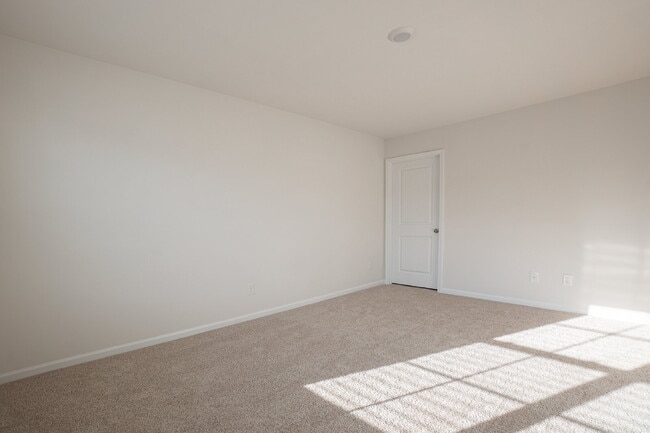 Building Photo - End unit! Available Early June!