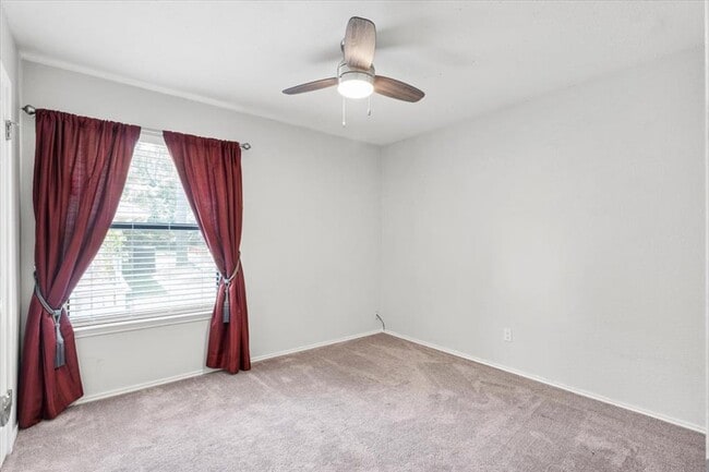 Building Photo - 114 N Kanaio Dr