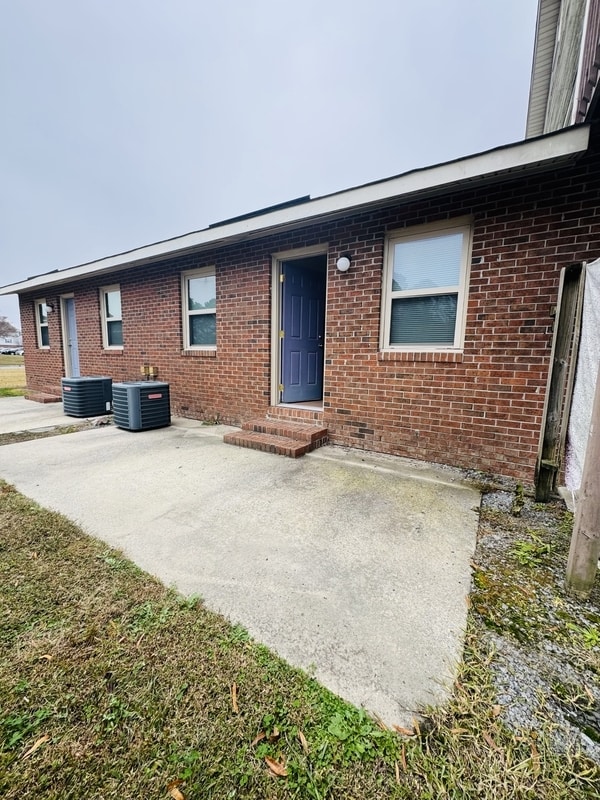 Building Photo - 3027 Adams Blvd