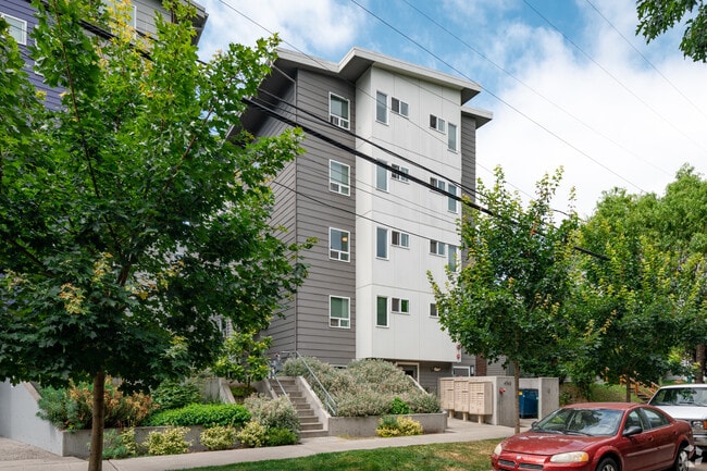 Building Photo - Sophie Studios