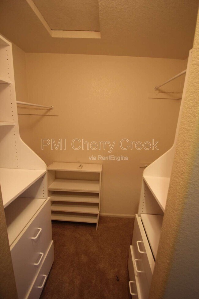 Building Photo - 7489 Bur Oak Pl