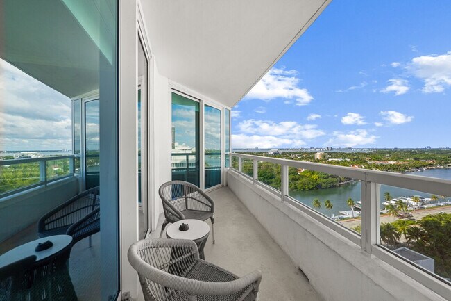 Building Photo - 4401 Collins Ave