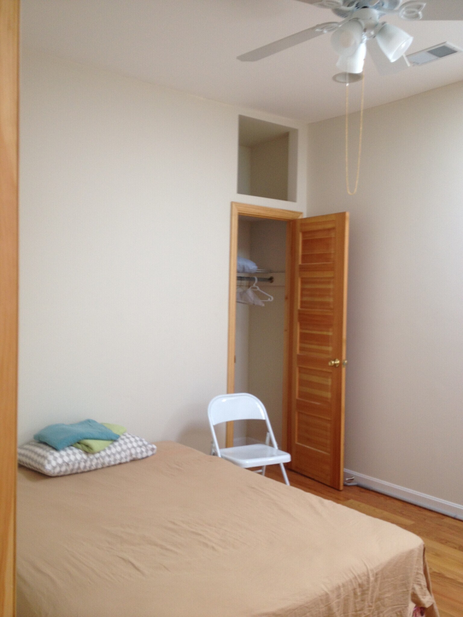 Building Photo - 10 Moreland St