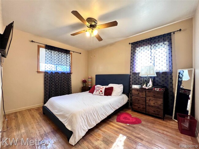 Building Photo - 26381 Osmun St