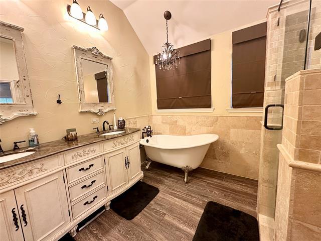 Building Photo - 198 Radecke Rd