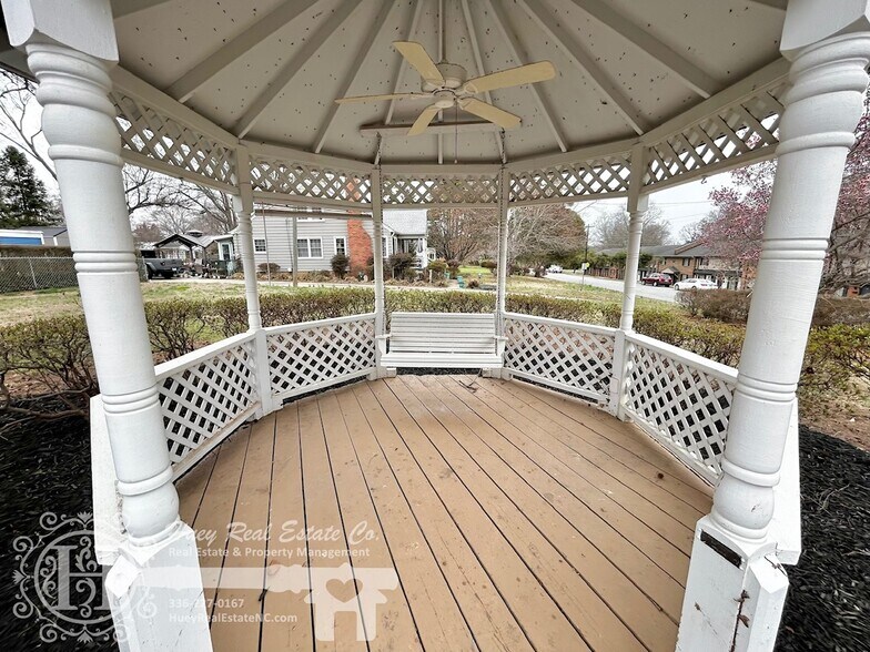 Building Photo - 204 Trail Four