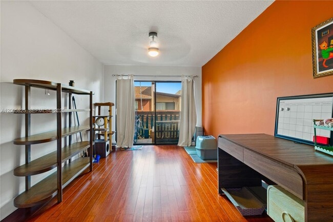 Building Photo - 6614 SW 114th Pl