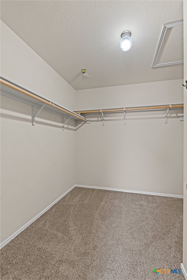 Building Photo - 2108 Scott Dr