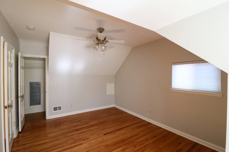 Building Photo - 1190 Manor Dr