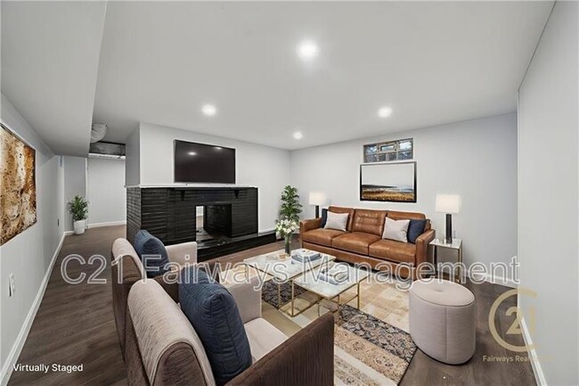 Building Photo - 233 E 19th Ave