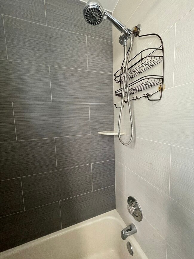 Building Photo - 3925 N Plainfield Ave