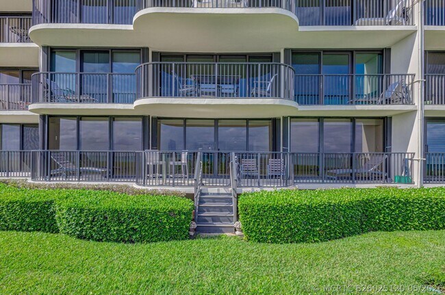 Building Photo - 400 S Beach Rd