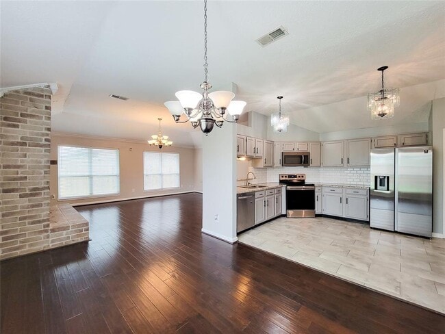 Building Photo - 7006 Stonewall Ridge Dr