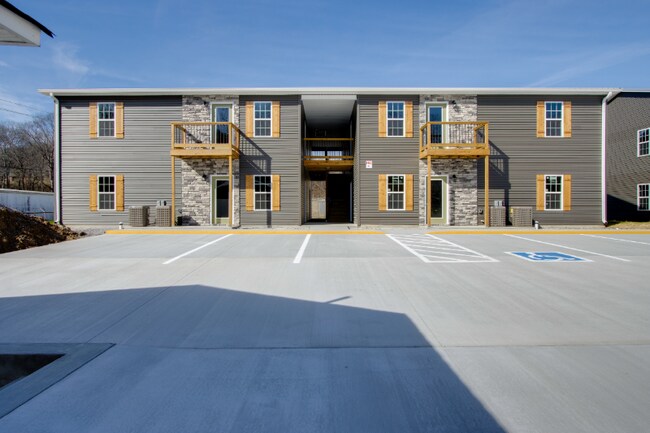 Building Photo - 138 Main St N