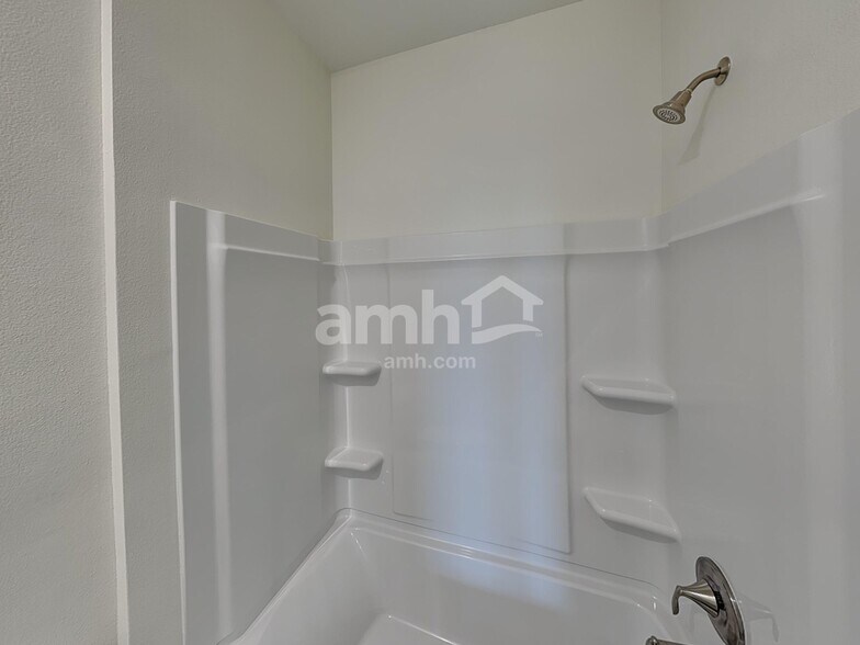 Building Photo - 2526 Feather Crst Dr