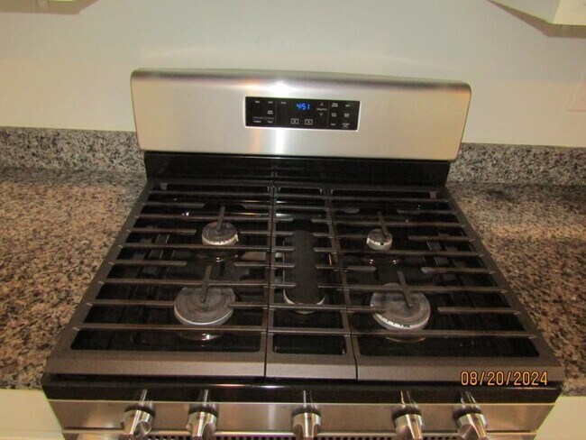 Building Photo - 2155 Ainsley Dr