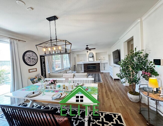 Building Photo - Scenic View Balcony and Beautiful 4-Bedroo...