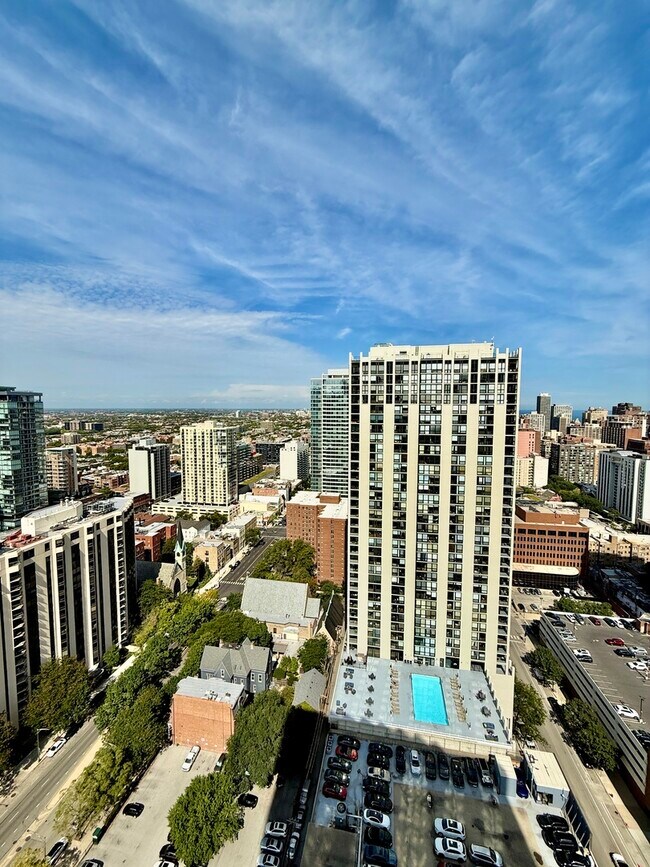Building Photo - 111 W Maple St