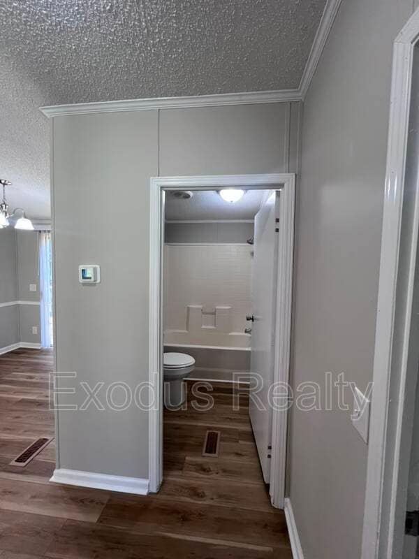 Building Photo - 771 Deer View