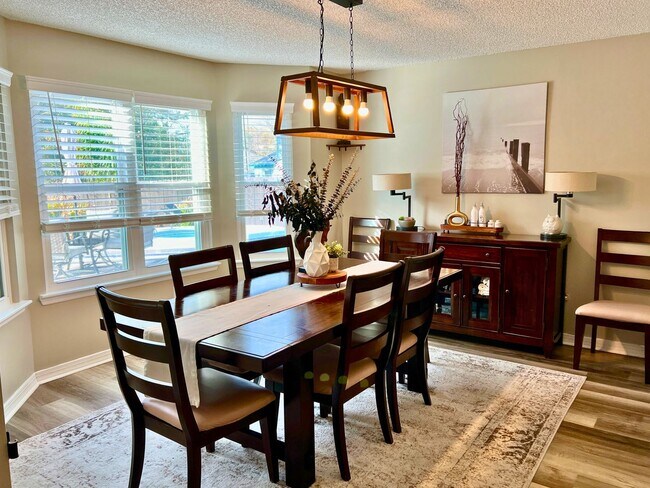 Building Photo - Charming 3-Bedroom Home with Modern Upgrad...