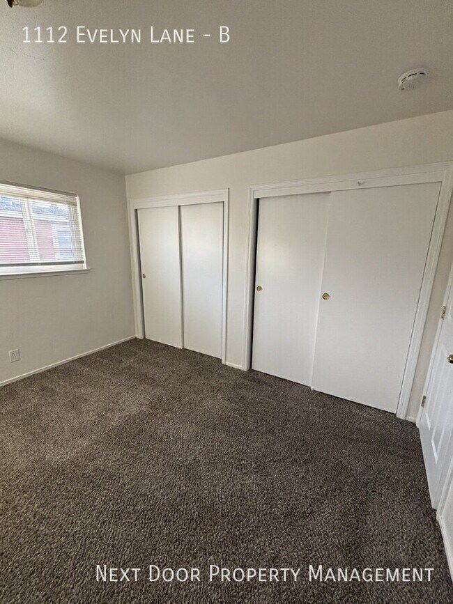 Building Photo - 1112 Evelyn Ln