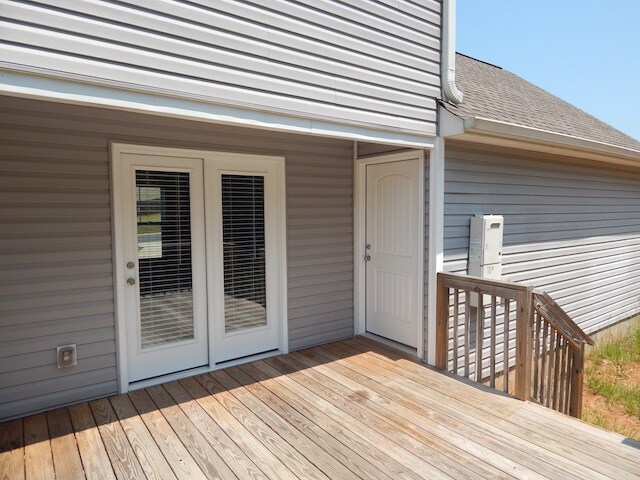 Building Photo - 131 Sunny Pt Lp