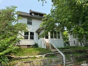 Building Photo - 1018 Arlington Ct