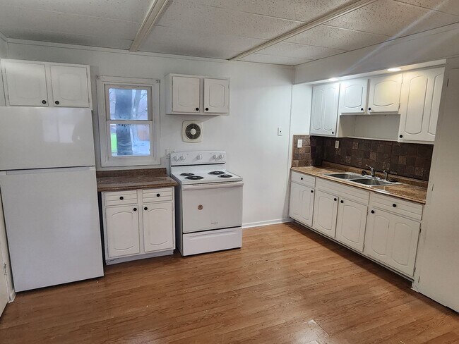 Building Photo - 1709 Warwick Wy