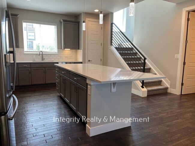 Building Photo - 2457 Majorca Dr