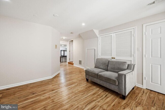 Building Photo - 7676 Helmsdale Pl