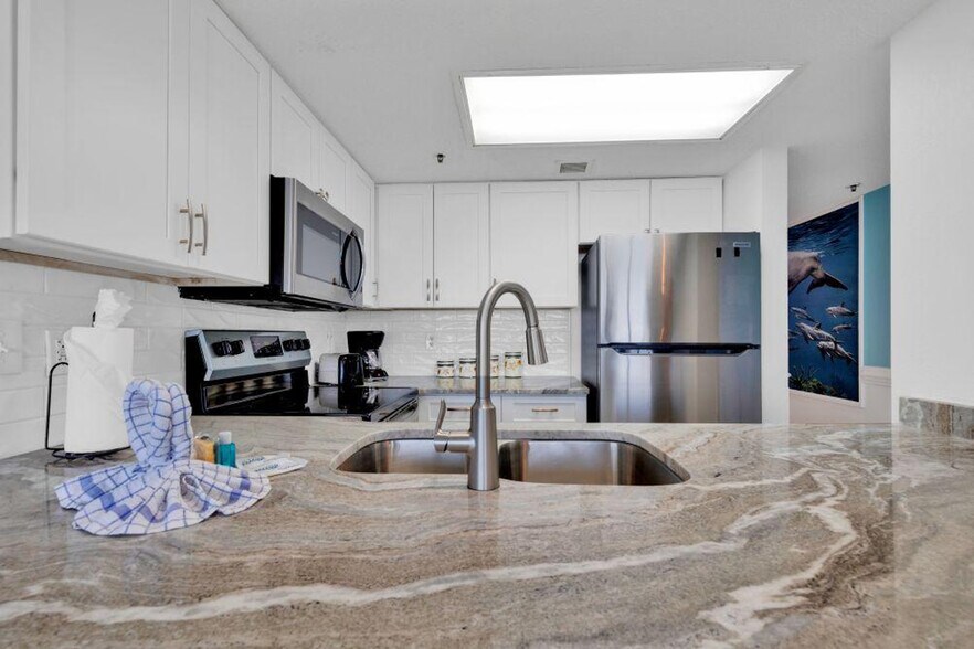 Building Photo - 1700 N Ocean Blvd