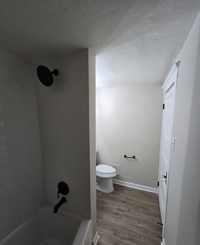Building Photo - Renovated 3-Bedroom Home – We Welcome Sect...