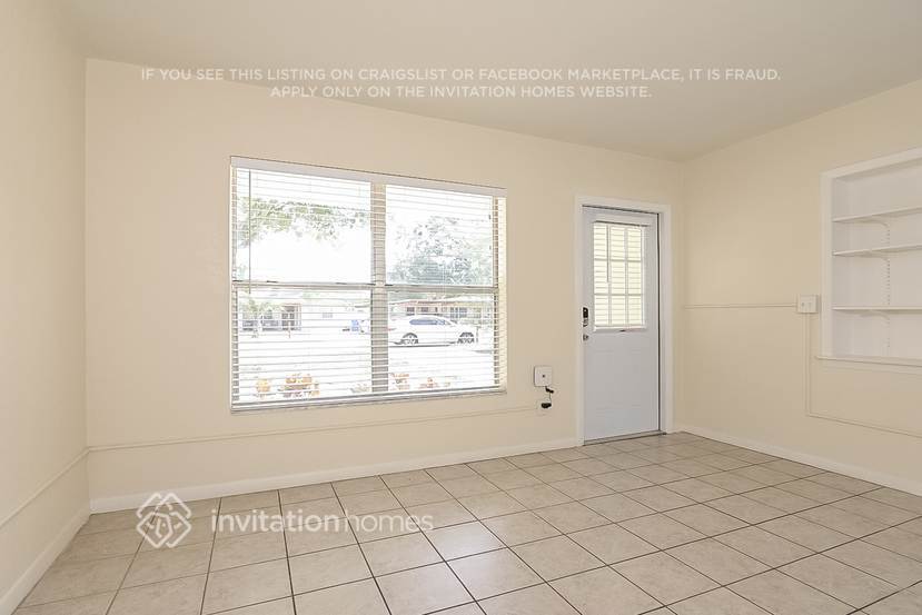 Building Photo - 2160 Riviera Dr