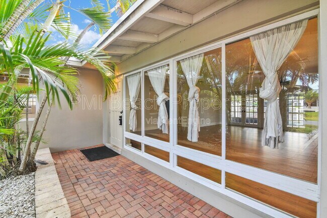 Building Photo - 2431 Key Largo Ln