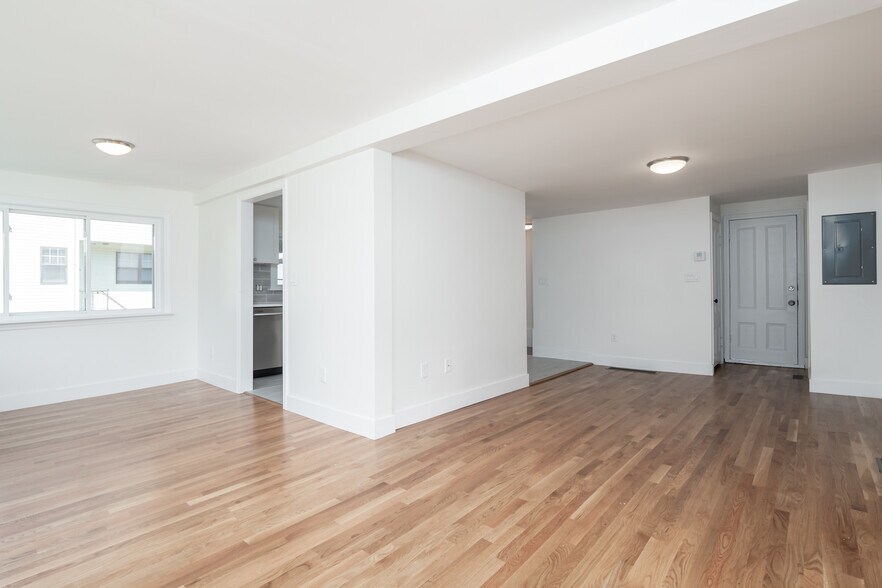 Building Photo - 92 Clinton Place Unit #2