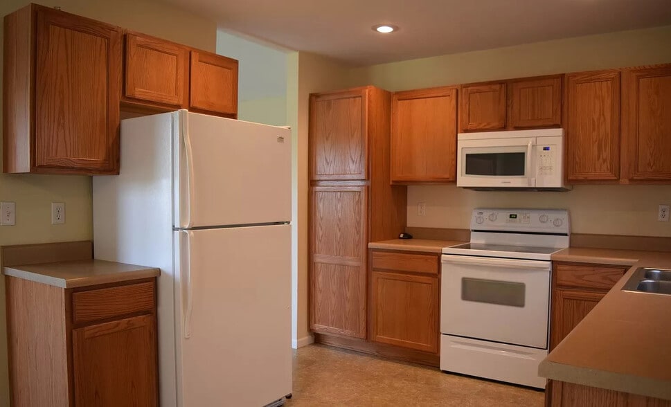 Kitchen - 24353 Tanglewood Rd
