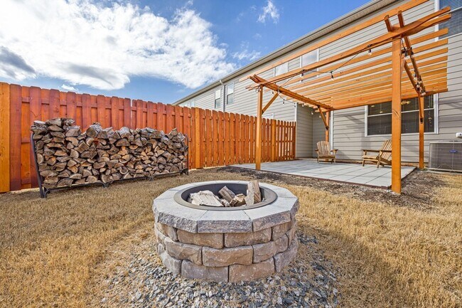 Building Photo - 5438 Thrasher Ln