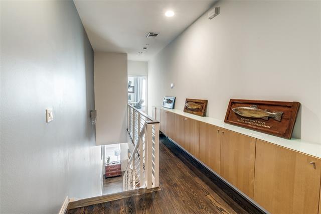 Building Photo - 4310 Buena Vista St