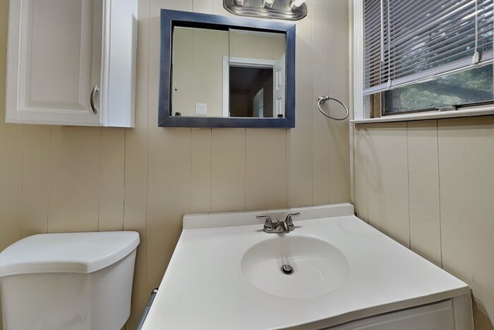 Building Photo - 13605 Janwood Ln