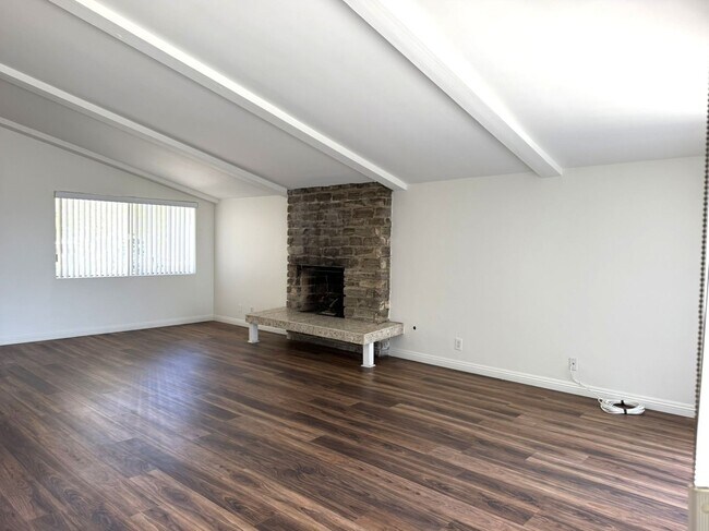 Building Photo - 116 N Western Ave