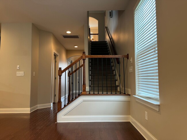 Building Photo - Luxury Townhome at The Enclave at Harpeth ...