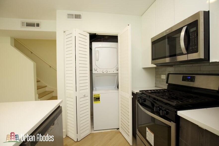 Building Photo - 935 W Grace St