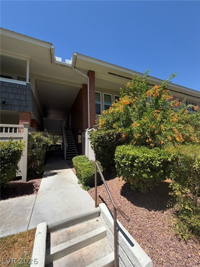 Building Photo - 650 Oakmont Ave