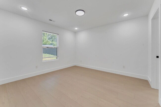 Building Photo - Updated 3BR/2BA Home with Fully Fenced Yard & Bonus Storage Shed! $1,625/mo rent