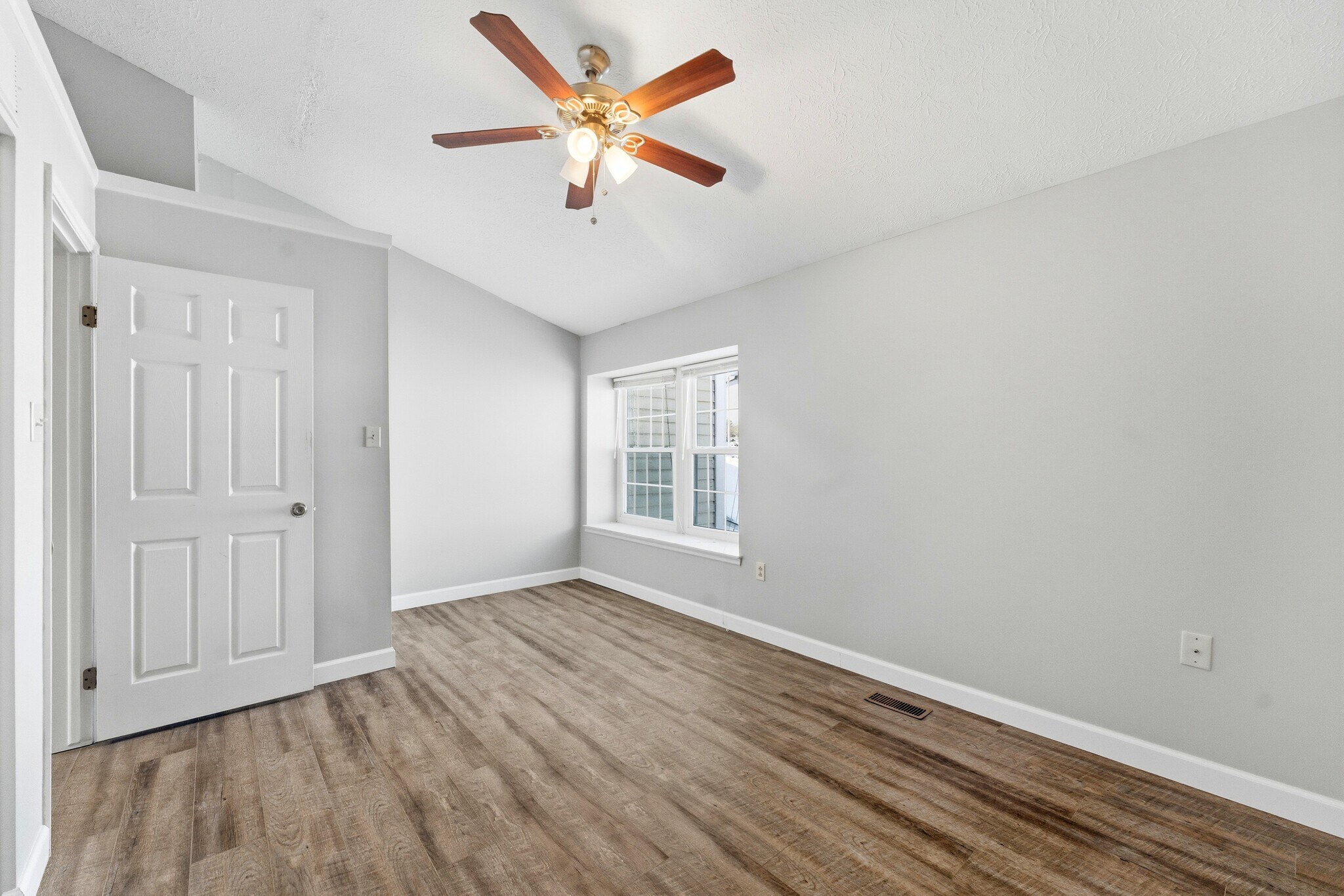 Building Photo - 217 Clearbrook Ct