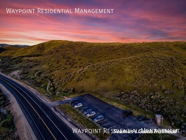 Building Photo - 1704 E Cutgrass Ln