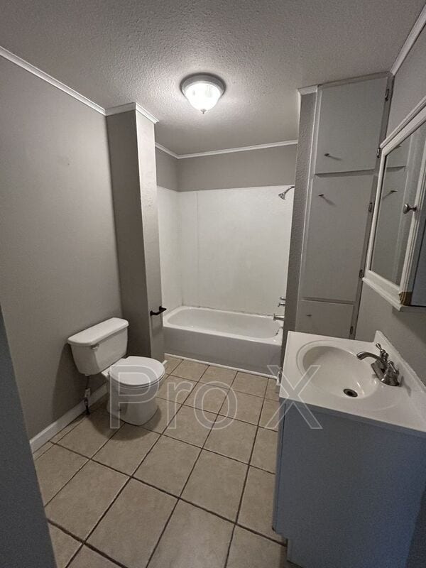 Building Photo - 706 W Kansas St