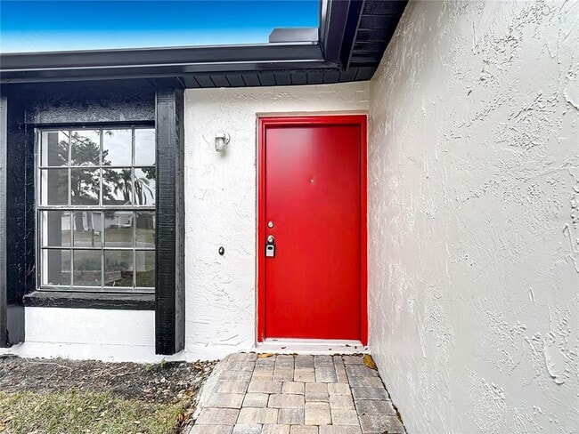 Building Photo - 115 Lindenwood Ln